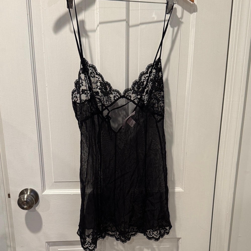 Elegant Black Lace Chemise